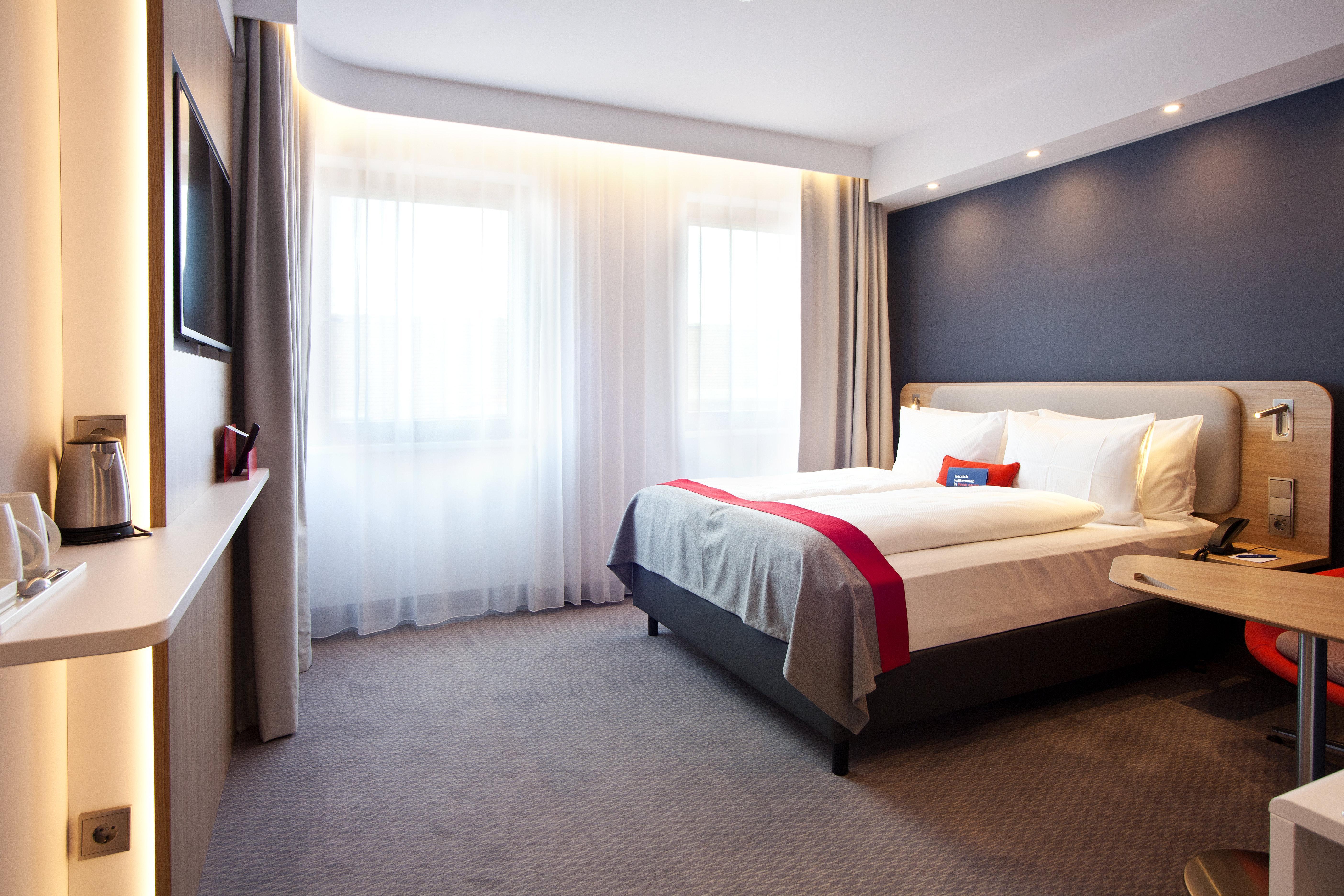 Holiday Inn Express - Saarbruecken By Ihg Exterior photo