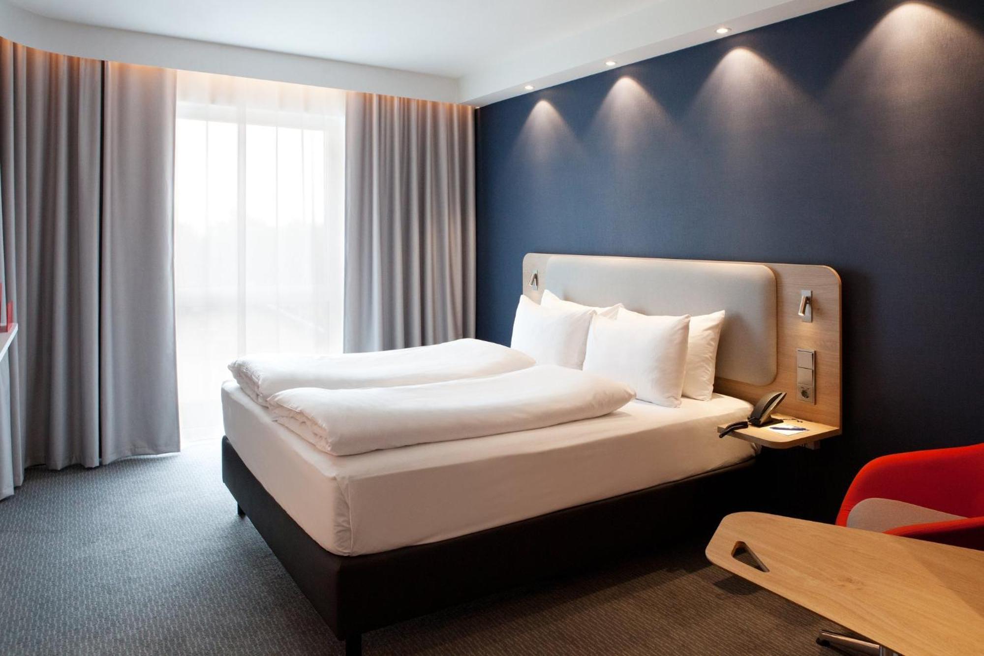 Holiday Inn Express - Saarbruecken By Ihg Exterior photo